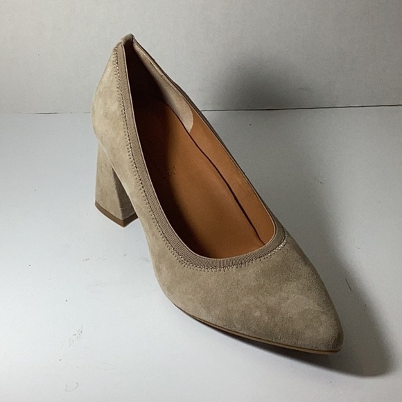 GENTLE SOULS - Dionne Suede Heel - Picture 6 of 12